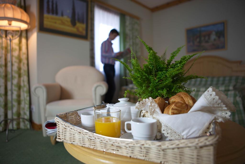 Landhaus Hotel Brovary Esterno foto