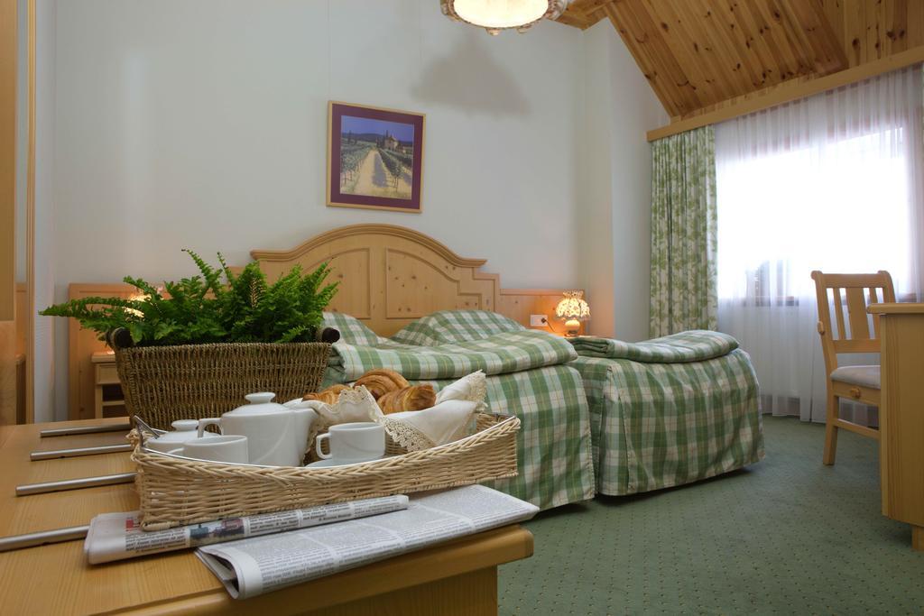Landhaus Hotel Brovary Esterno foto